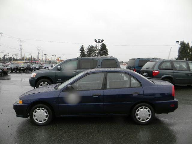 Mitsubishi Mirage 2001 photo 2