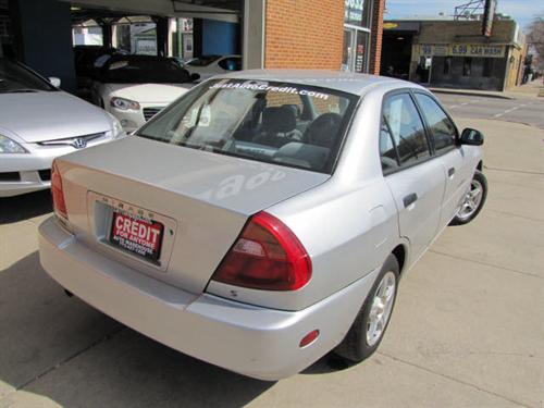 Mitsubishi Mirage 2001 photo 3