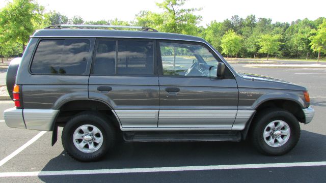 Mitsubishi Montero 1997 photo 12