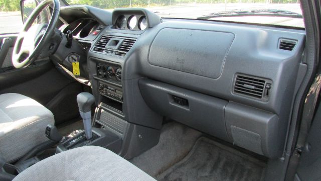 Mitsubishi Montero 1997 photo 17