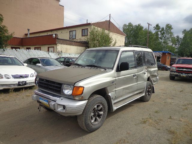 Mitsubishi Montero 1999 photo 1