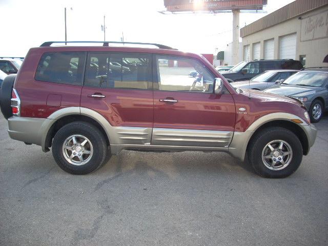 Mitsubishi Montero SLT 25 Sport Utility