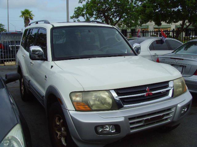 Mitsubishi Montero Super SUV