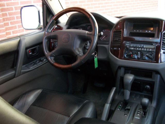 Mitsubishi Montero 2001 photo 1