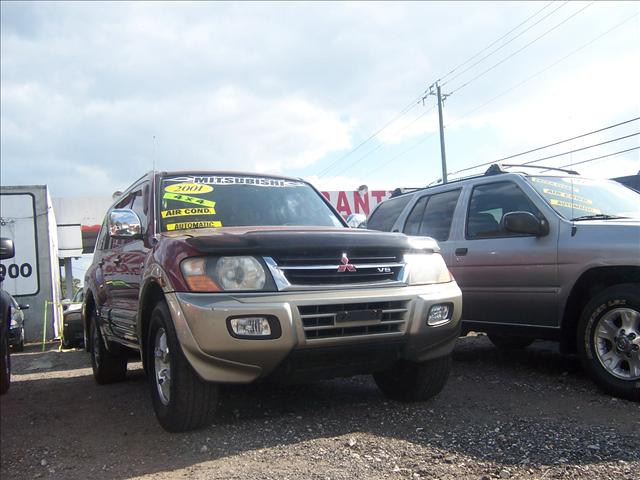 Mitsubishi Montero SLT 25 Sport Utility