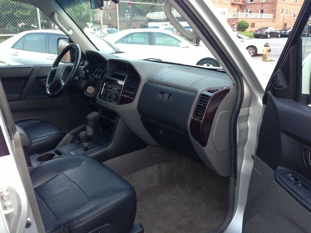 Mitsubishi Montero 2002 photo 17