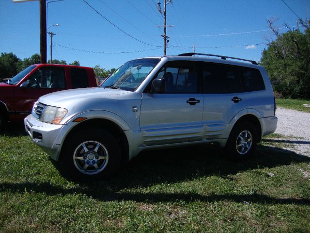 Mitsubishi Montero 2002 photo 2