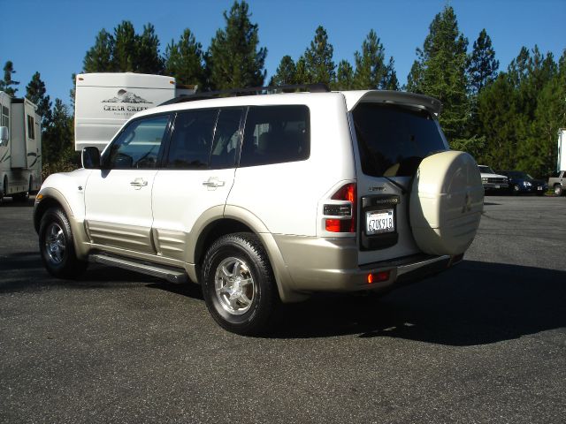 Mitsubishi Montero 2002 photo 2