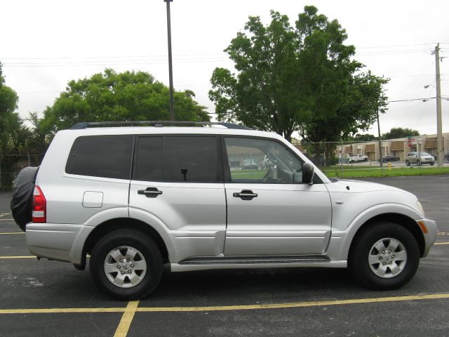 Mitsubishi Montero 2003 photo 1