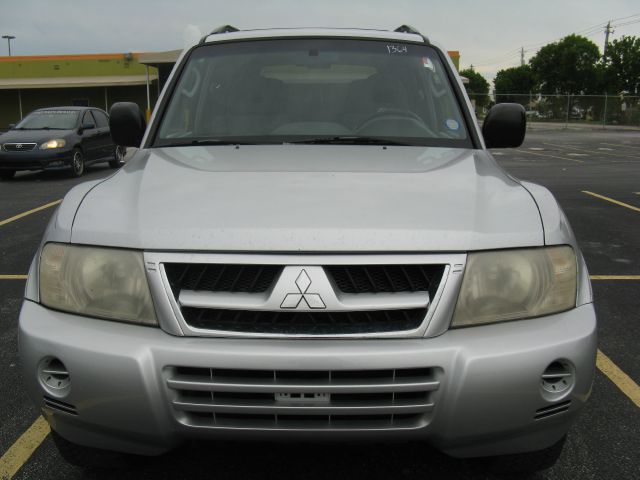 Mitsubishi Montero 2003 photo 2