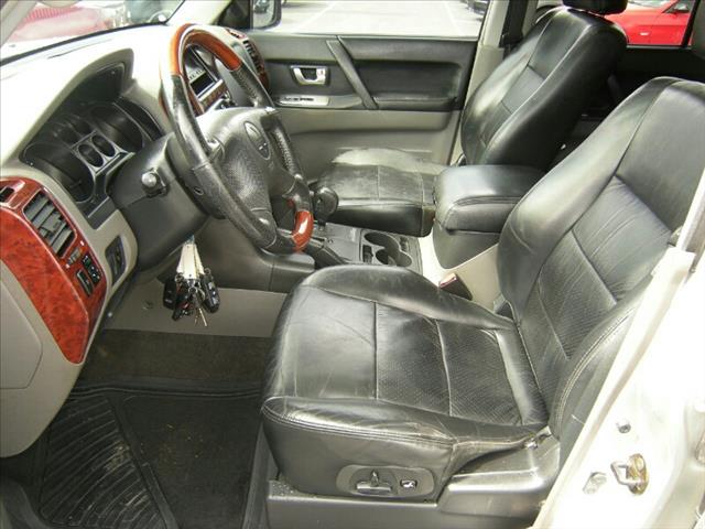 Mitsubishi Montero 2003 photo 1