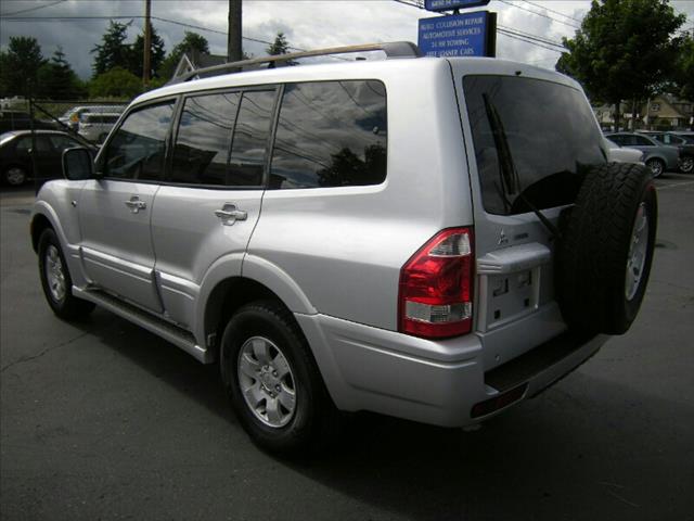 Mitsubishi Montero 2003 photo 2