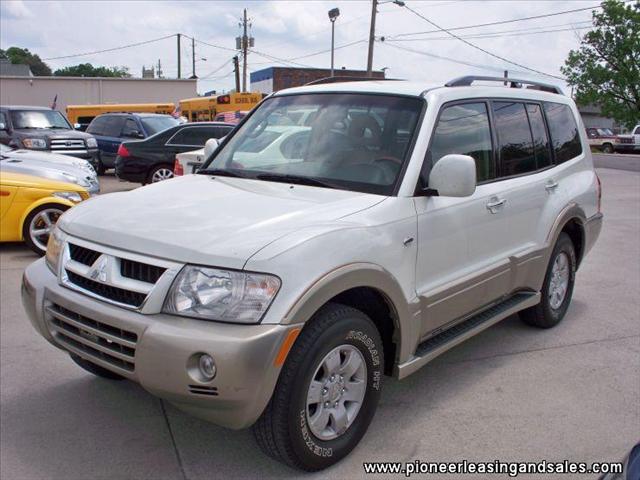 Mitsubishi Montero 2004 photo 1