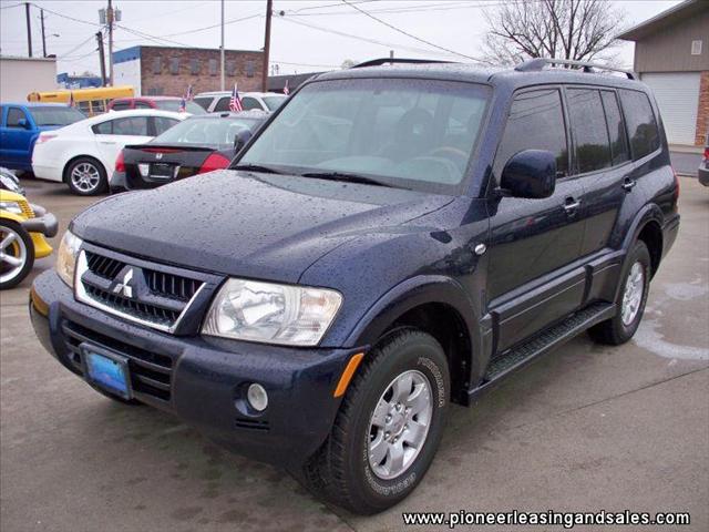 Mitsubishi Montero 2004 photo 1