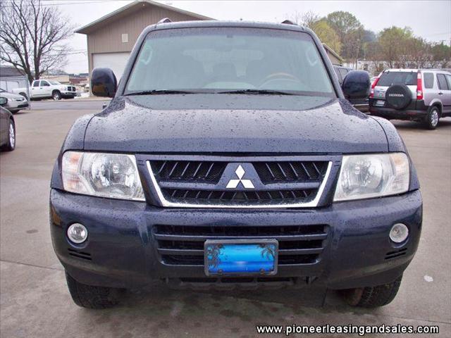 Mitsubishi Montero 2004 photo 2