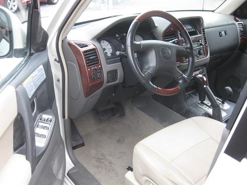 Mitsubishi Montero 2005 photo 2