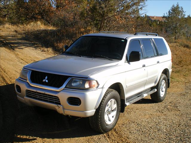 Mitsubishi Montero Sport XLS Sport Utility