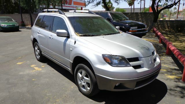 Mitsubishi Outlander 2003 photo 1