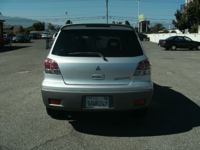 Mitsubishi Outlander 2003 photo 2