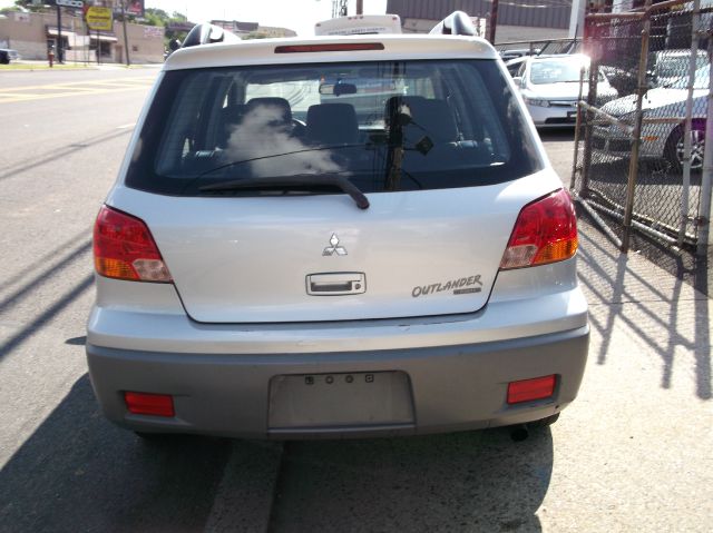 Mitsubishi Outlander 2003 photo 1