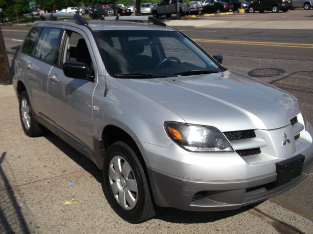 Mitsubishi Outlander 2003 photo 3