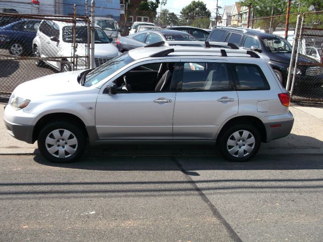 Mitsubishi Outlander 2003 photo 4