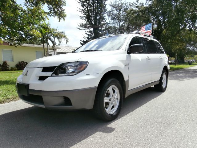 Mitsubishi Outlander 2003 photo 1