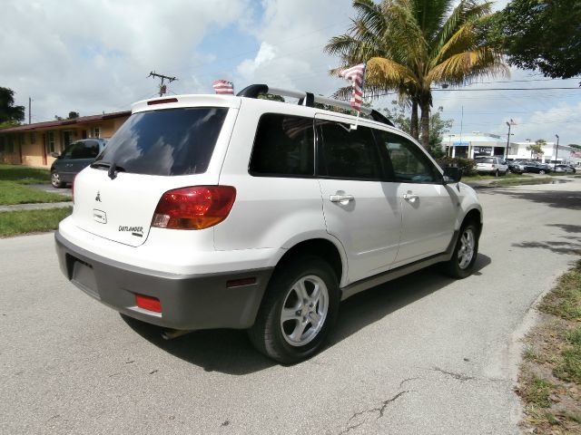 Mitsubishi Outlander 2003 photo 17