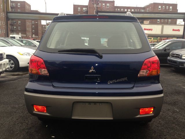 Mitsubishi Outlander 2003 photo 10