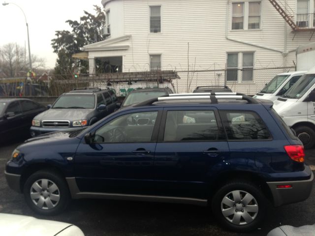 Mitsubishi Outlander 2003 photo 8