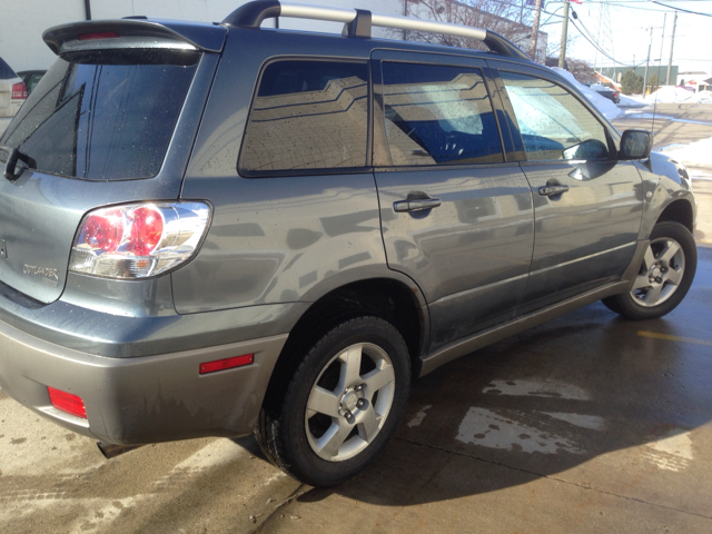 Mitsubishi Outlander 2003 photo 4