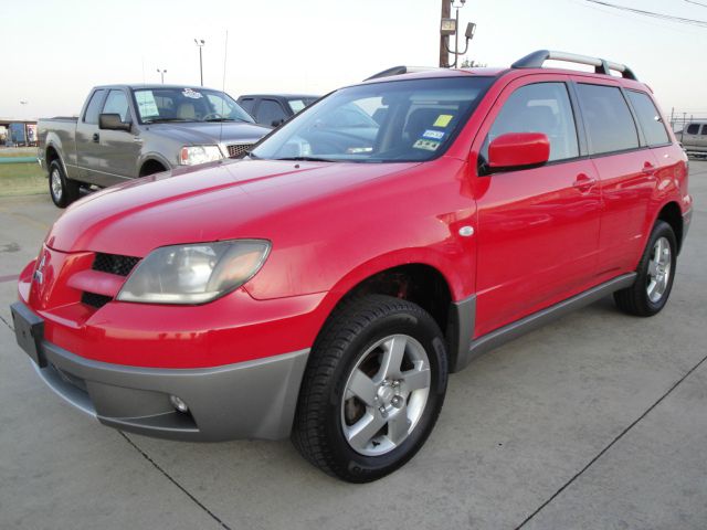 Mitsubishi Outlander 2003 photo 2