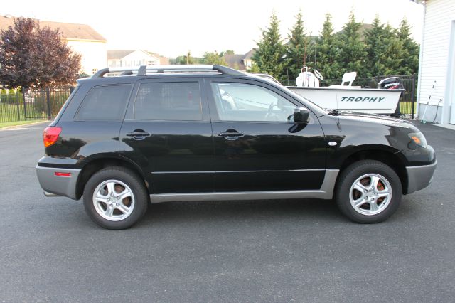 Mitsubishi Outlander 2003 photo 1