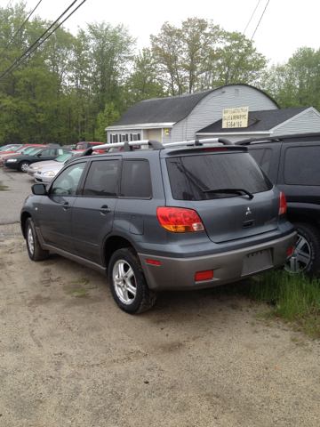 Mitsubishi Outlander 2003 photo 2