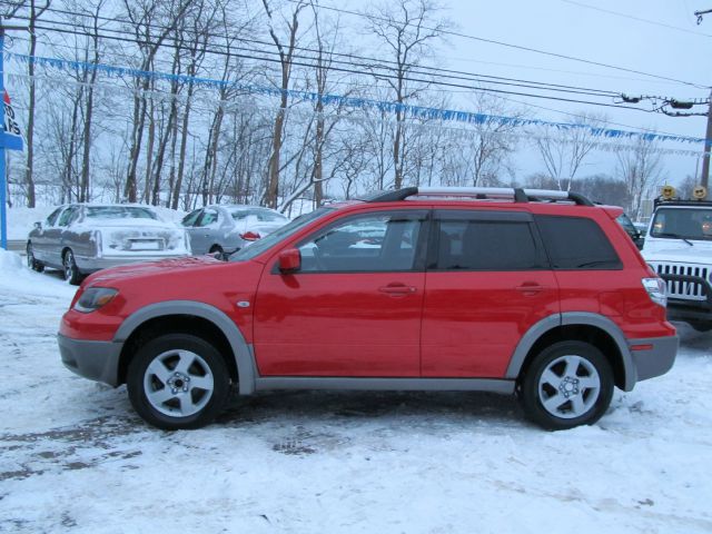 Mitsubishi Outlander 2003 photo 2