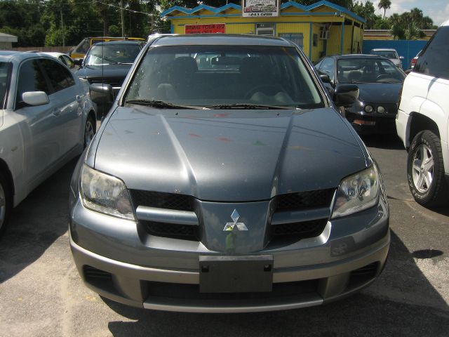 Mitsubishi Outlander 2003 photo 3