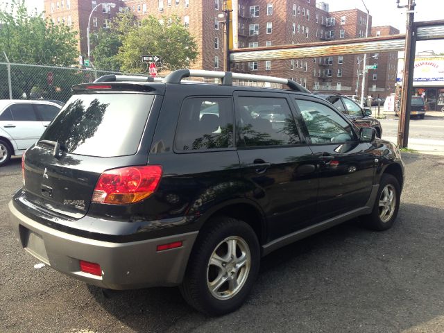 Mitsubishi Outlander 2003 photo 1