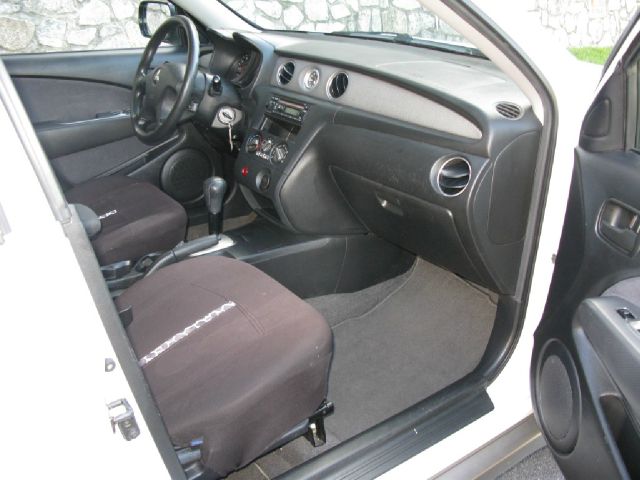 Mitsubishi Outlander 2003 photo 10