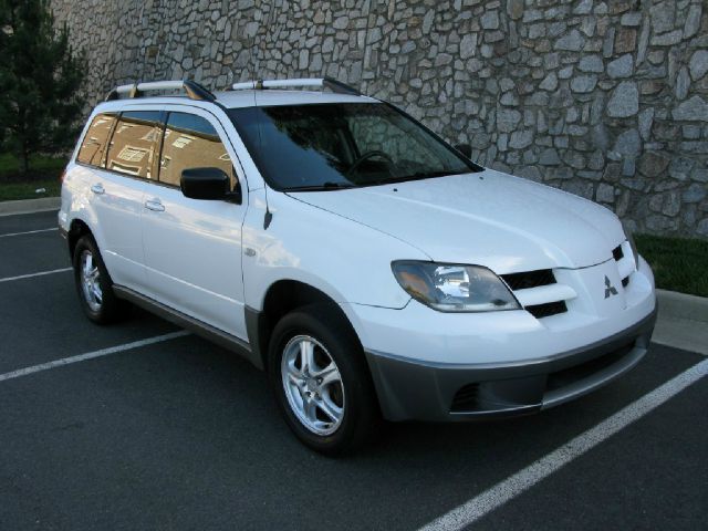 Mitsubishi Outlander 2003 photo 17