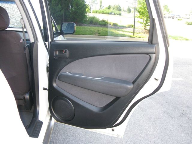 Mitsubishi Outlander 2003 photo 22