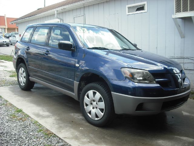 Mitsubishi Outlander 2003 photo 2