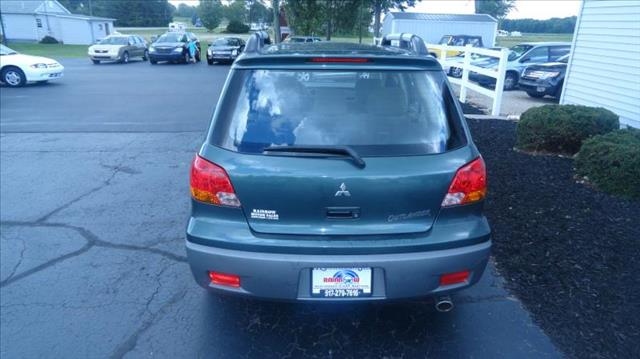 Mitsubishi Outlander 2003 photo 2