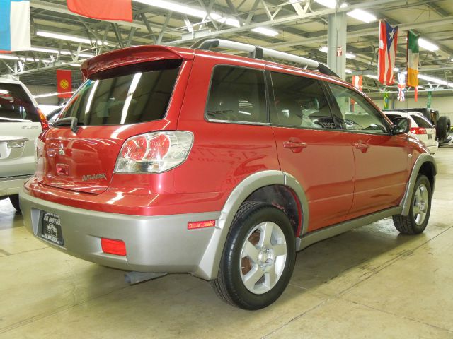 Mitsubishi Outlander 2003 photo 2