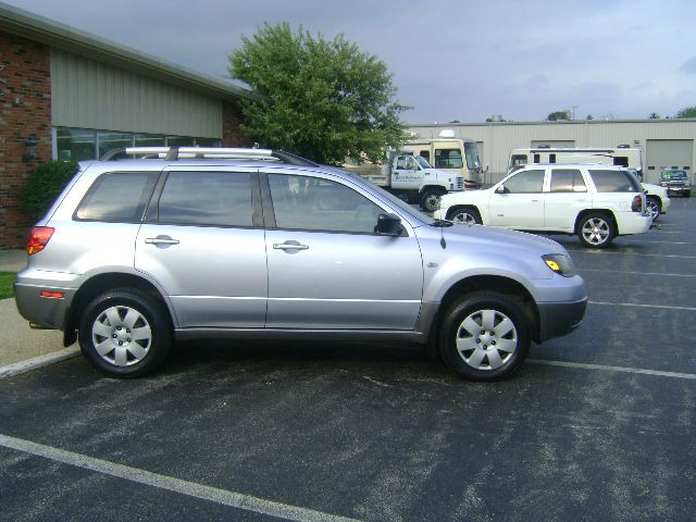 Mitsubishi Outlander 2004 photo 3