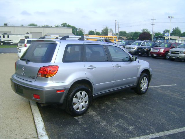 Mitsubishi Outlander 2004 photo 4