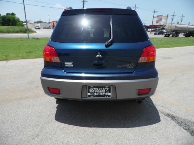 Mitsubishi Outlander 2004 photo 4