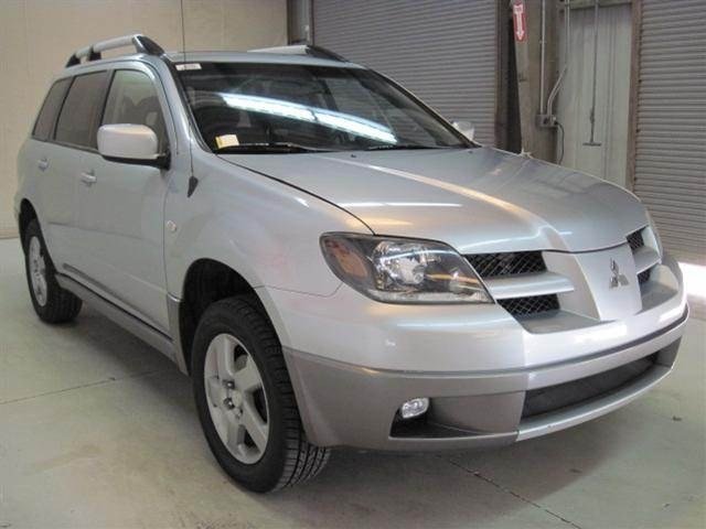 Mitsubishi Outlander 2004 photo 2