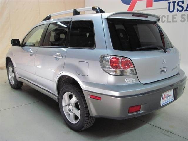 Mitsubishi Outlander 2004 photo 3