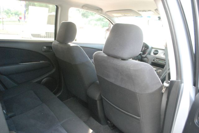 Mitsubishi Outlander 2004 photo 3