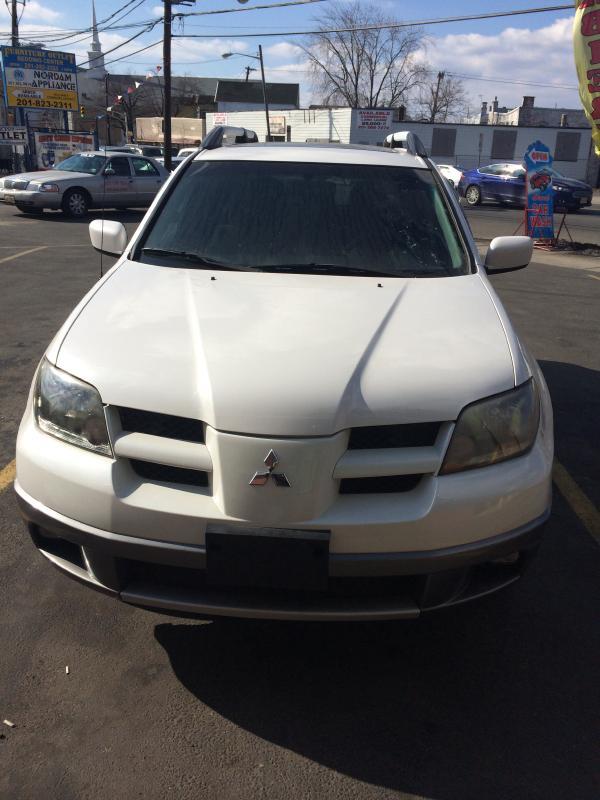 Mitsubishi Outlander 2004 photo 1